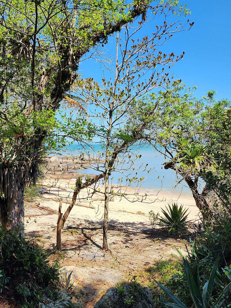 Casa 500m Praia Zimbros, até 6 pessoas