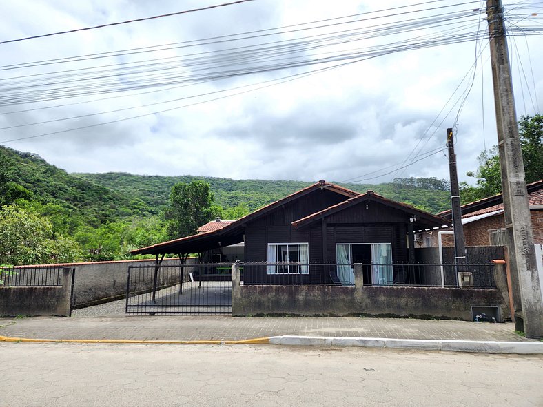 Casa de Praia Bombas, até 12 pessoas, 3 quartos