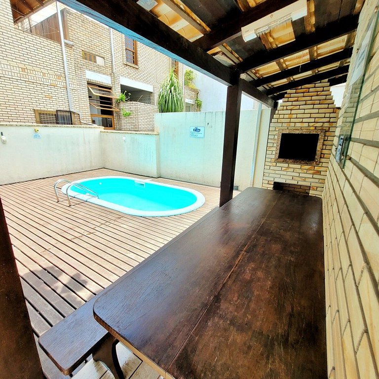 Linda casa 2 suítes, piscina condomínio 60 m praia