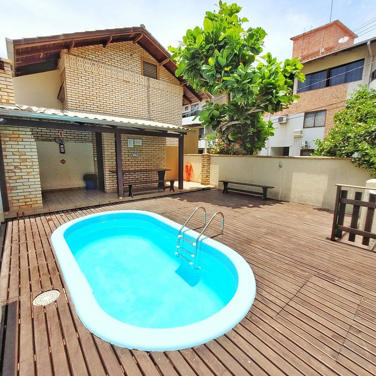 Linda casa 2 suítes, piscina condomínio 60 m praia